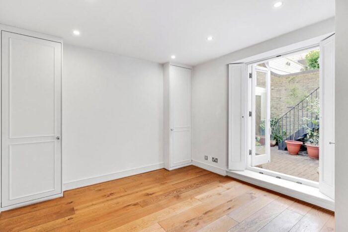 2 Bedroom Apartment To Rent In Camden Road, Camden, NW1