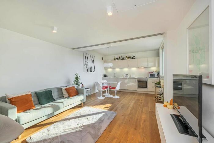 2 Bedroom Flat To Rent In Rathbone Place, Fitzrovia, W1T