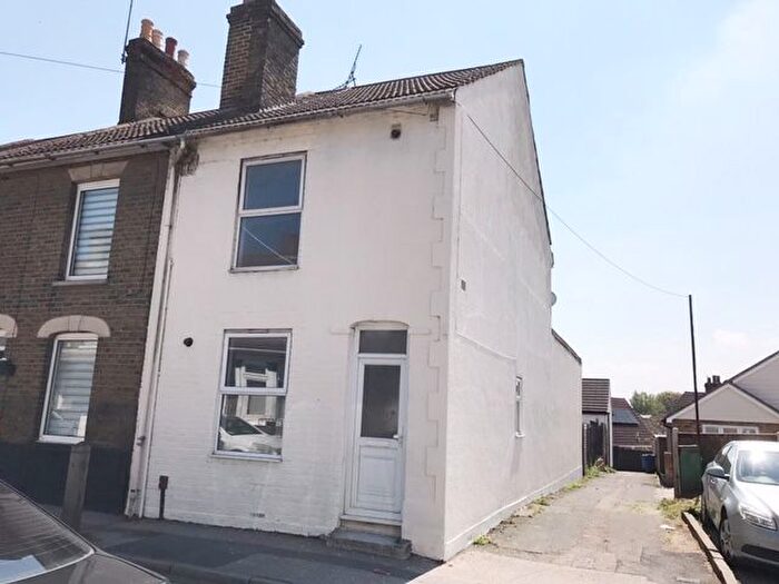 2 Bedroom Property To Rent In Crown Road, Sittingbourne, ME10