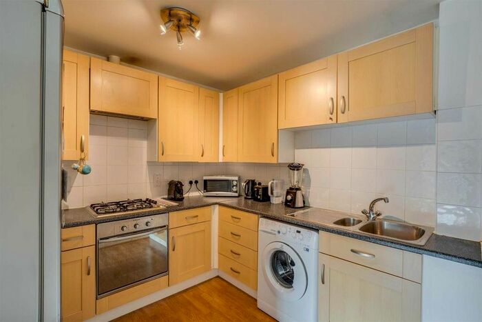 1 Bedroom Flat To Rent In Elm Grove, London, SE15