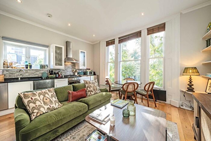 1 Bedroom Flat For Sale In Oxford Gardens, North Kensington, W10