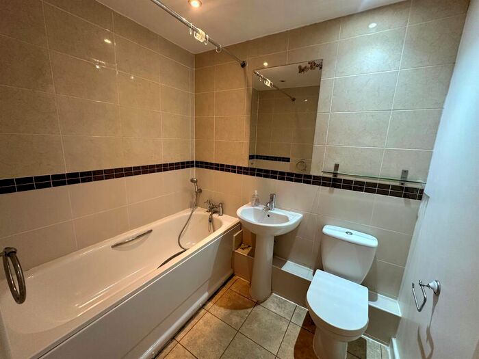 1 Bedroom Flat For Sale In Laporte Way, Luton, LU4