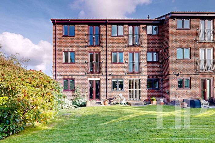1 Bedroom Flat To Rent In Sequoia Park, Crawley, RH11