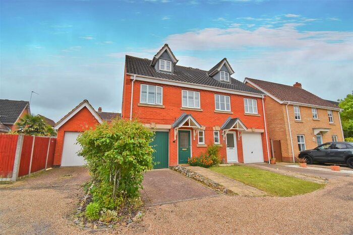 Semi-Detached House To Rent In Heyford Road, Old Catton, Norwich, NR6