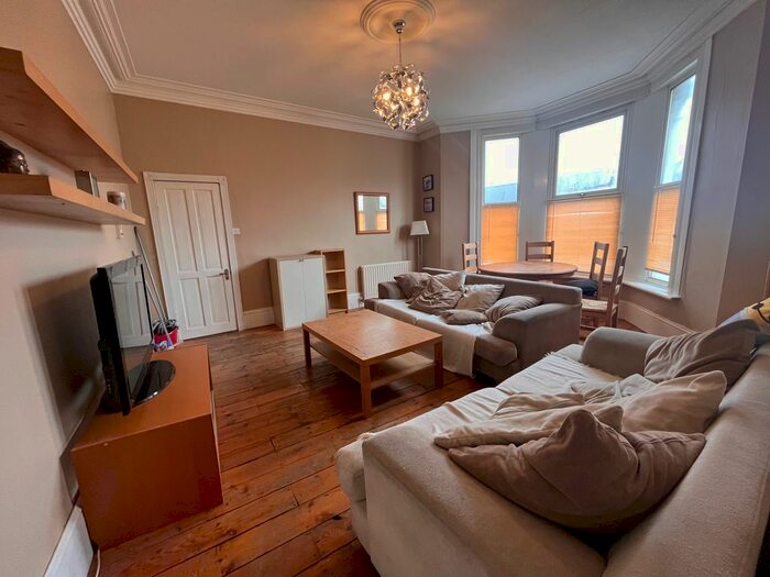 2 Bedroom Flat To Rent In High Road, London, N22