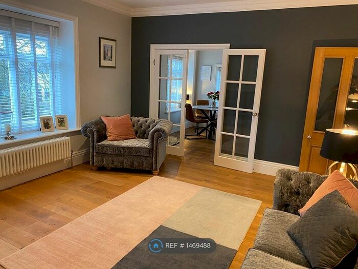 2 Bedroom Flat To Rent In Devonshire Place, Harrogate, HG1