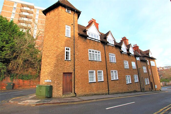 1 Bedroom Apartment To Rent In Portsmouth Road, Guildford, Surrey, GU2