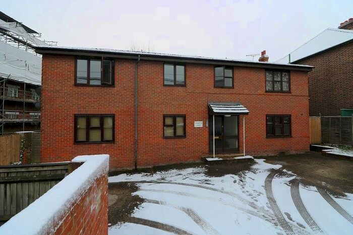 1 Bedroom Flat To Rent In Lynton Road, Acton, London., W3