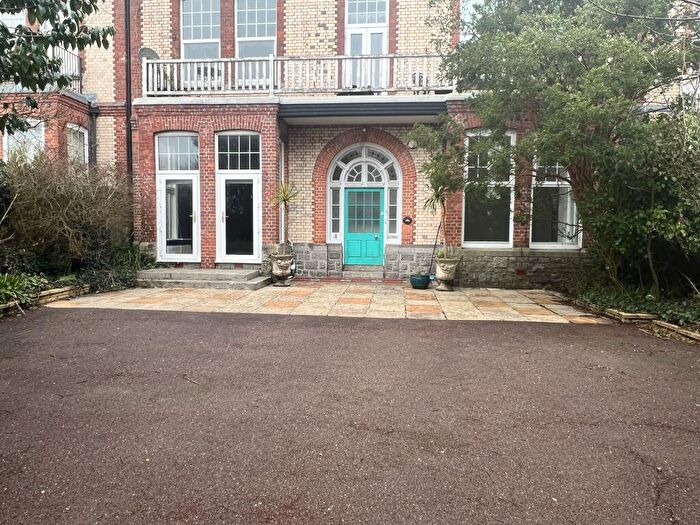 2 Bedroom Flat For Sale In Queens Gate, Lipson, Plymouth, Devon, PL4