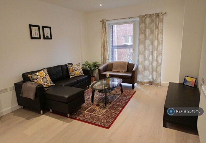 3 Bedroom Flat To Rent In Collins Building, London, NW2