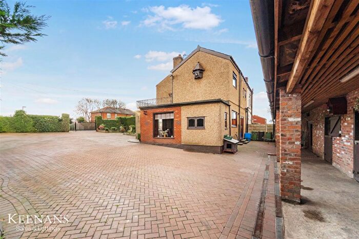 2 Bedroom Semi-Detached House For Sale In Lynton Road, Tyldesley, Manchester, M29