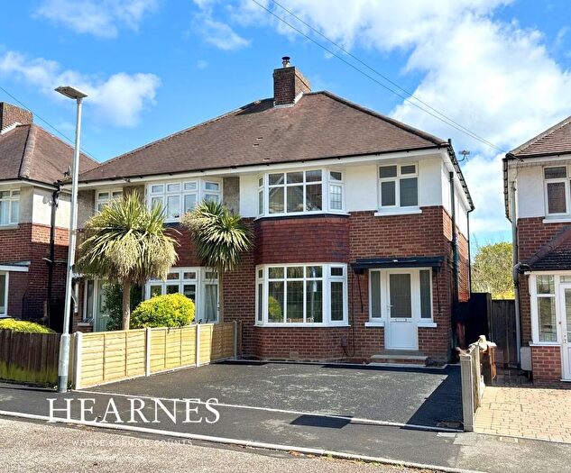 3 Bedroom Semi-Detached House For Sale In Mansfield Road, Lower Parkstone, Poole, BH14
