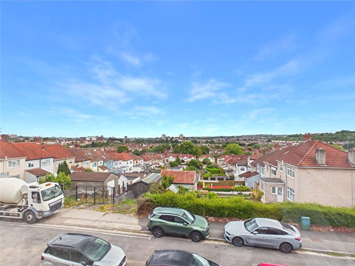 3 Bedroom Terraced House For Sale In Aylesbury Crescent, Bristol, BS3