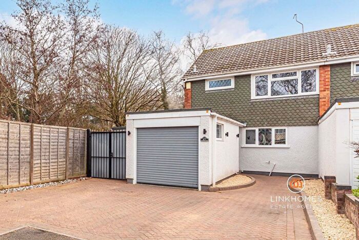 3 Bedroom Terraced House For Sale In Collwood Close, Poole, BH15
