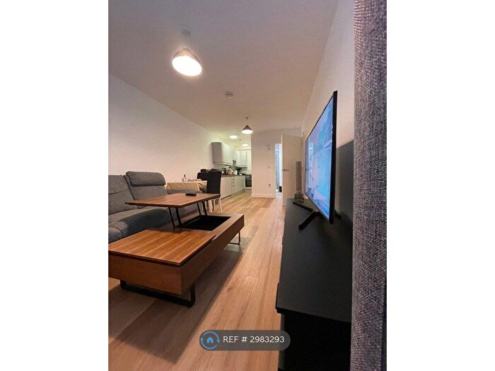 2 Bedroom Flat To Rent In Sydenham Road, Guildford, GU1