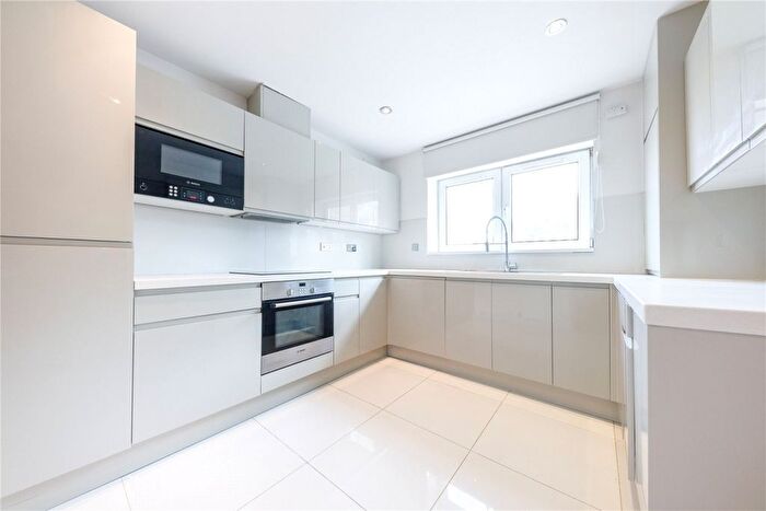 2 Bedroom Flat To Rent In Admiral Walk, London, W9