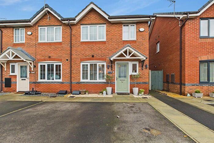 3 Bedroom Mews For Sale In Snowberry Crescent, Warrington, WA5