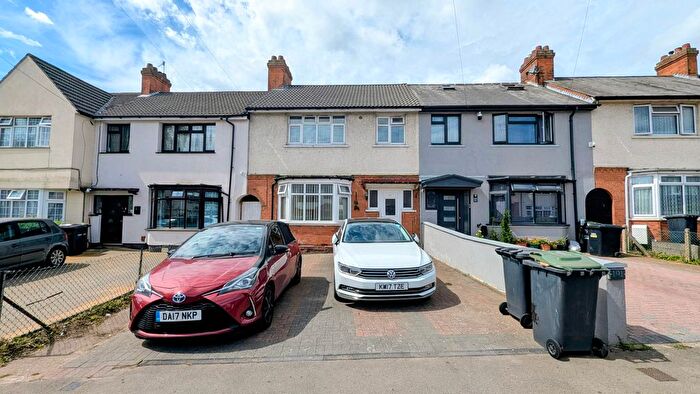 3 Bedroom Terraced House To Rent In Selbourne Road, Luton, LU4