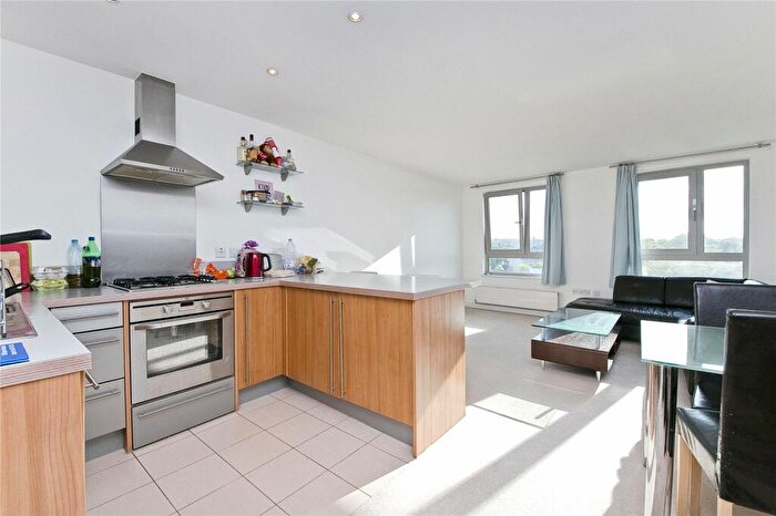 2 Bedroom Flat To Rent In Carronade Court, Eden Grove, N7