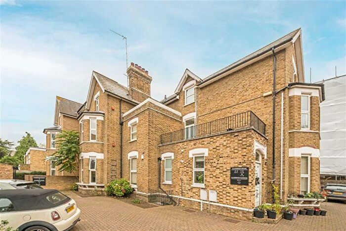 2 Bedroom Flat To Rent In Kew Gardens Road, Kew, Richmond, TW9