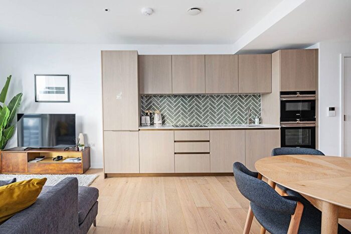 1 Bedroom Flat To Rent In City Road, Old Street, London, EC1V