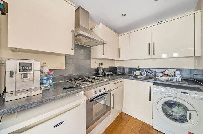 2 Bedroom Flat To Rent In Dartmouth Road, London, SE26