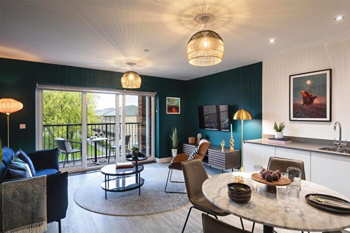 2 Bedroom Apartment For Sale In Burr Court Court, Whetstone, London, N20
