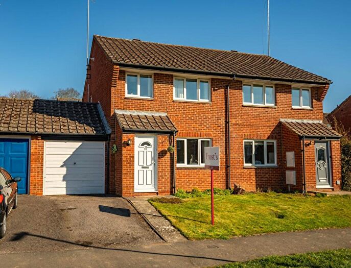 3 Bedroom Semi-Detached House For Sale In Buckwood Road, Markyate, St. Albans, Hertfordshire, AL3