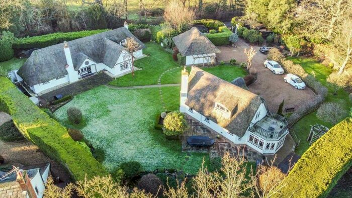 4 Bedroom Detached House For Sale In Robins Nest Hill, Little Berkhamsted, SG13