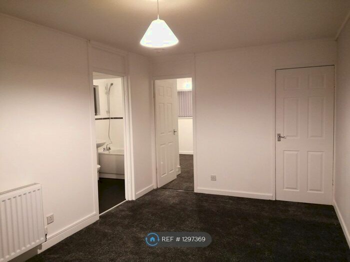 1 Bedroom Flat To Rent In Ashfield, Denton, M34