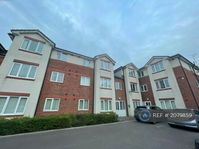 2 Bedroom Flat To Rent In Reservoir Gardens, Worsley, Manchester, M28