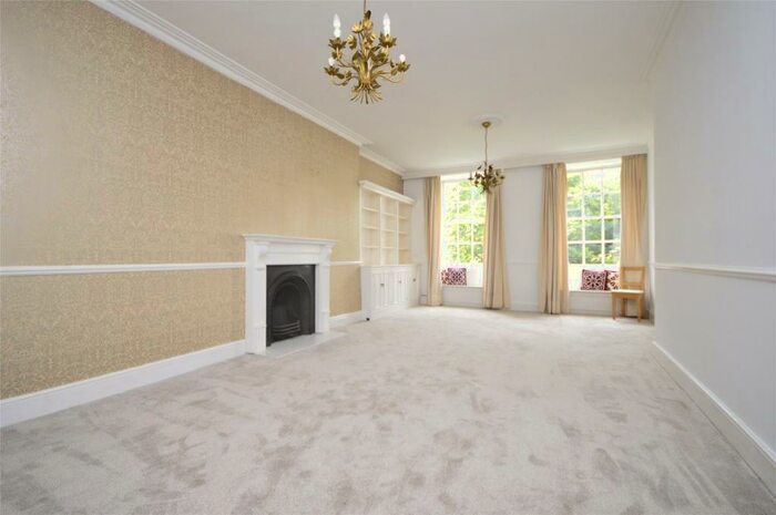 2 Bedroom Apartment To Rent In Grosvenor Place, Bath, Somerset, BA1