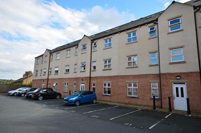 2 Bedroom Property To Rent In Savile Grange Apartments, Halifax, HX1