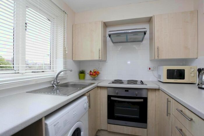 Studio To Rent In Glenville Grove, Deptford, SE8