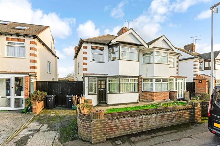 3 Bedroom House To Rent In Deynecourt Gardens, London, E11