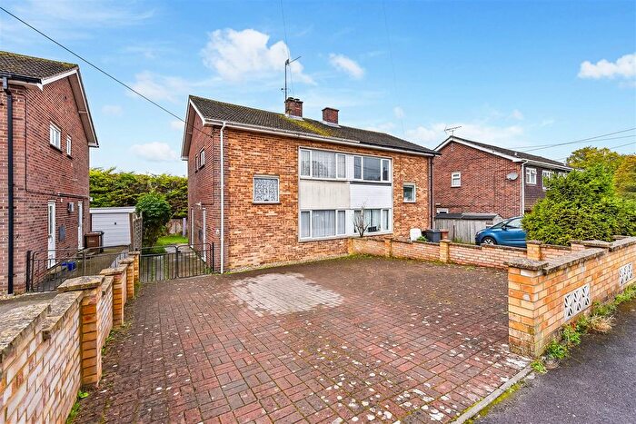 3 Bedroom Semi-detached House For Sale In Wolversdene Close, Andover, SP10