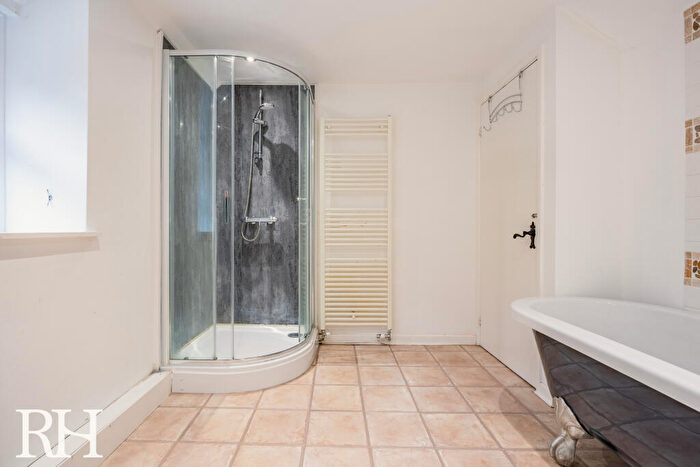 1 Bedroom Semi-Detached House To Rent In , LL31