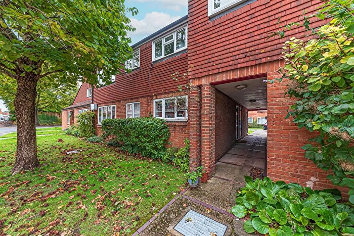 2 Bedroom Flat To Rent In Mulberry Court, Rose Street, Wokingham, RG40