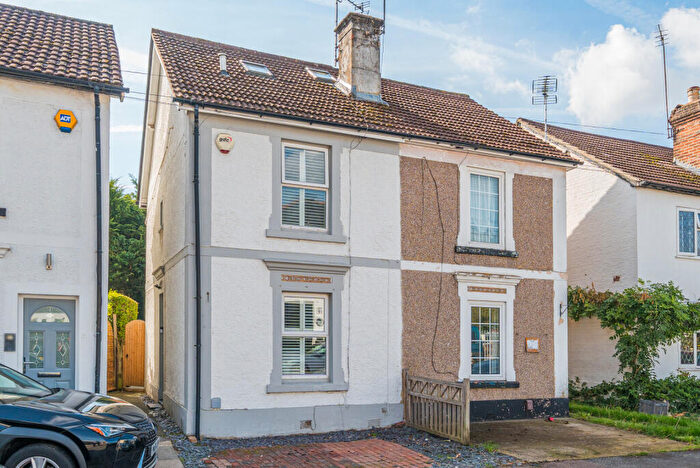 3 Bedroom Semi-Detached House For Sale In Alexandra Road, Addlestone, KT15