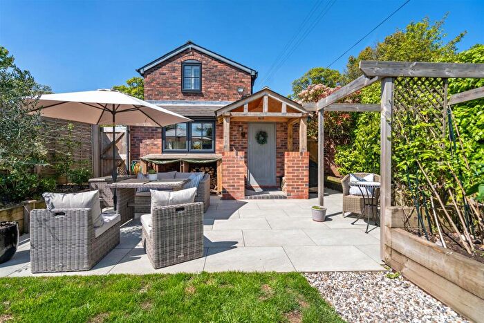 3 Bedroom Semi-Detached House For Sale In Old Warwick Road, Lapworth, Solihull, B94