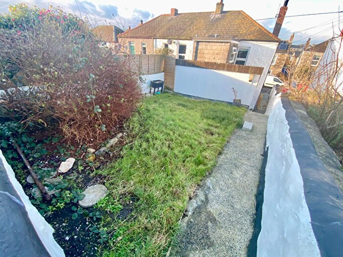 2 Bedroom End Of Terrace House To Rent In Unity Road, Helston, TR13
