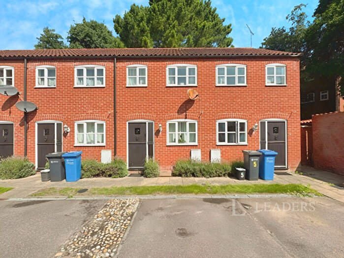 2 Bedroom Terraced House To Rent In Yarn Mews, Norwich, NR3