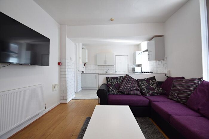 5 Bedroom House To Rent In Donald Street, Roath, CF24