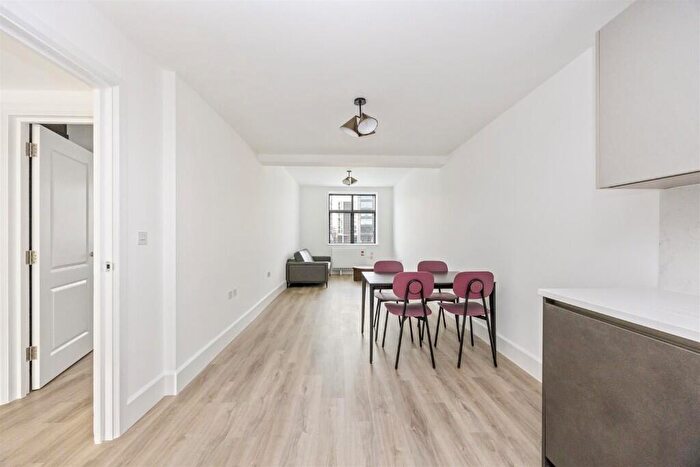 1 Bedroom Flat To Rent In Old Shoreham Road, Hove, East Sussex, BN3