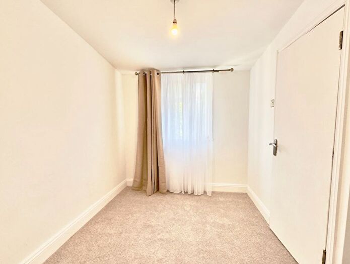 1 Bedroom Terraced House To Rent In Barrington Road, London, E12