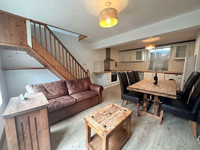 3 Bedroom Terraced House To Rent In Edinburgh Road, Brighton, BN2