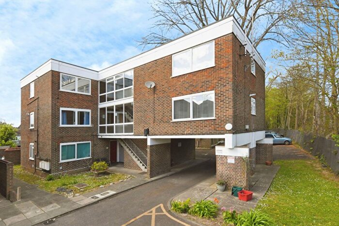 1 Bedroom Flat For Sale In Gordon Road, Shenfield, Brentwood, Essex, CM15