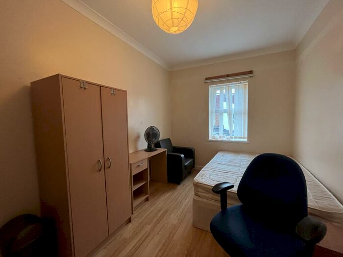 1 Bedroom Flat To Rent In Hudson Road, Southsea, PO5