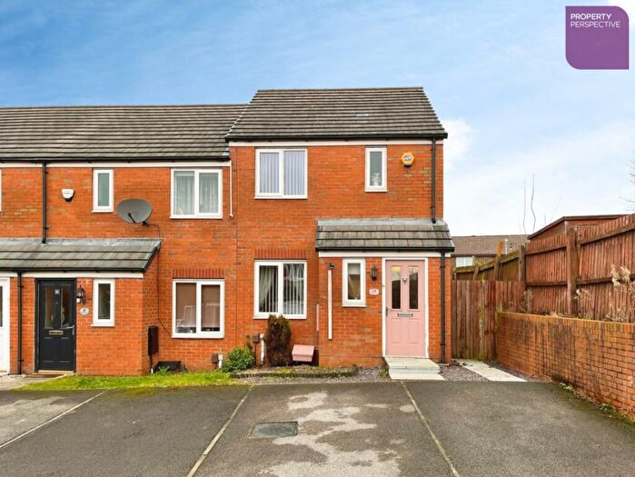 2 Bedroom End Of Terrace House For Sale In Kinross Avenue, Heywood, OL10