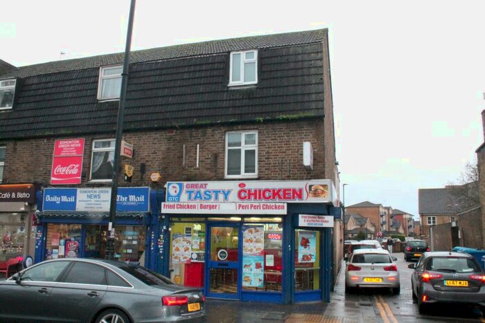 Maisonette To Rent In Church Street, London, N9